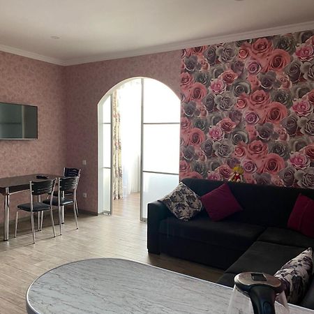 Mindia'S Two Bedroom Apartment Batum Dış mekan fotoğraf